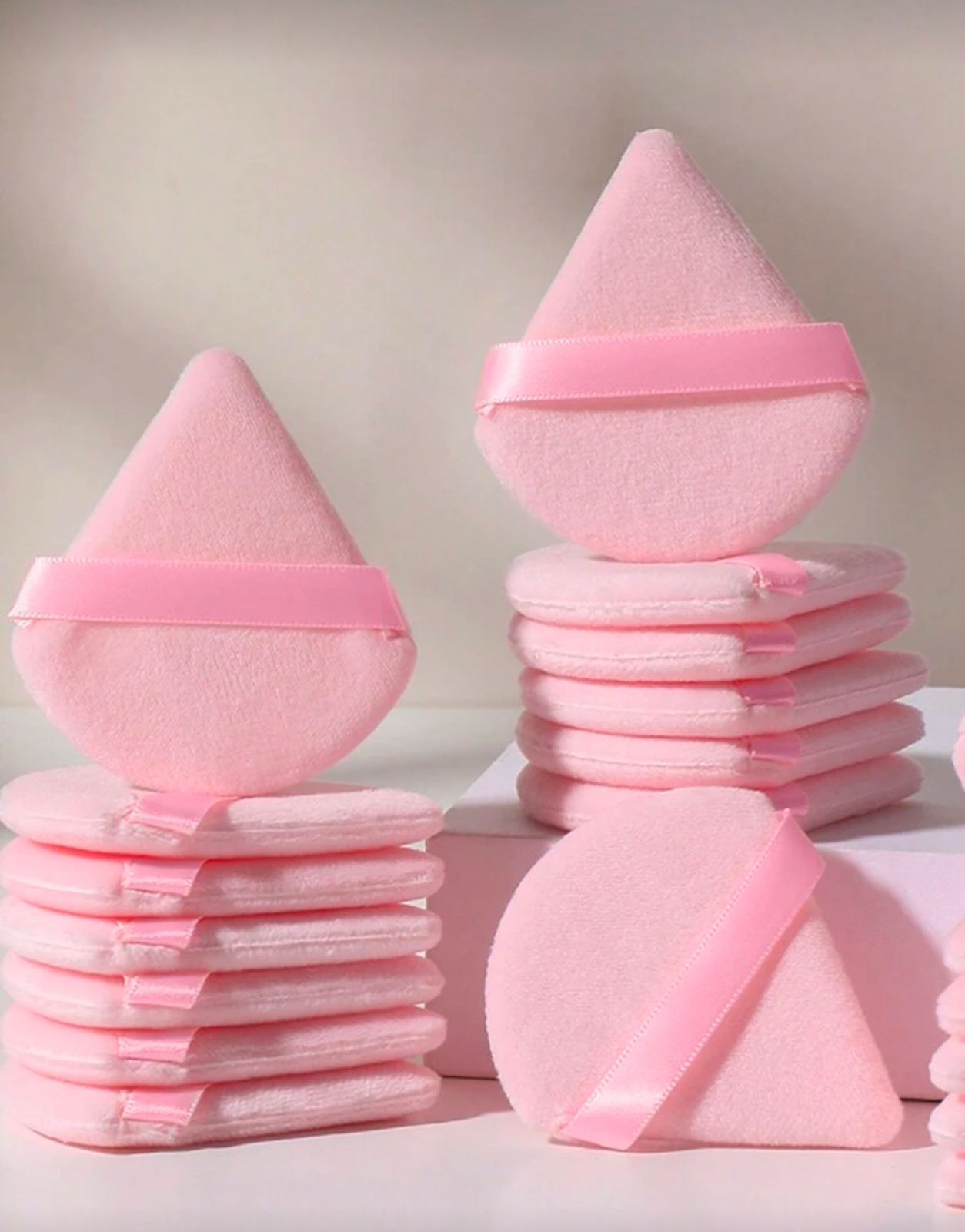 Eponge de maquillage triangulaire en velours