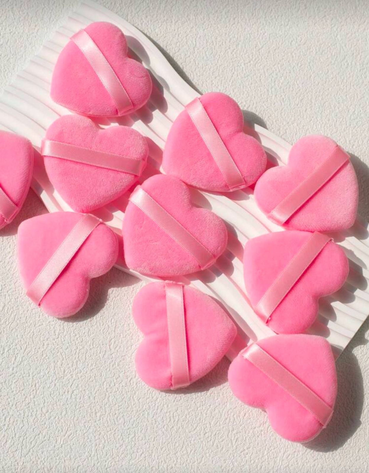 Tampon de maquillage en velours en forme de cœur